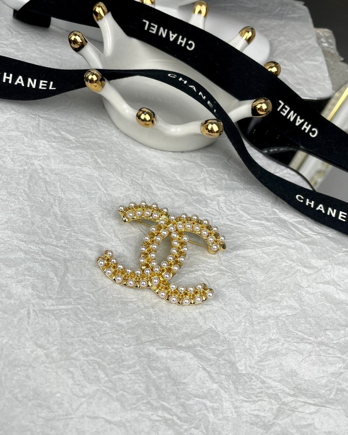 CC Rhinestone &amp; Pearl Brooch