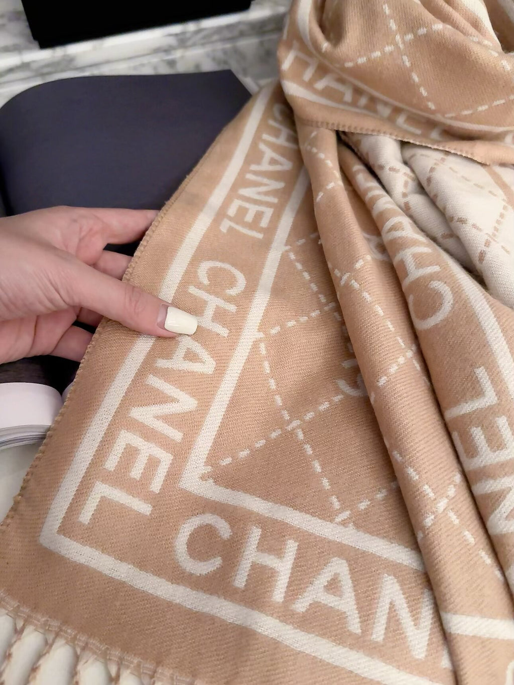 Stylish CC-Letter Scarf