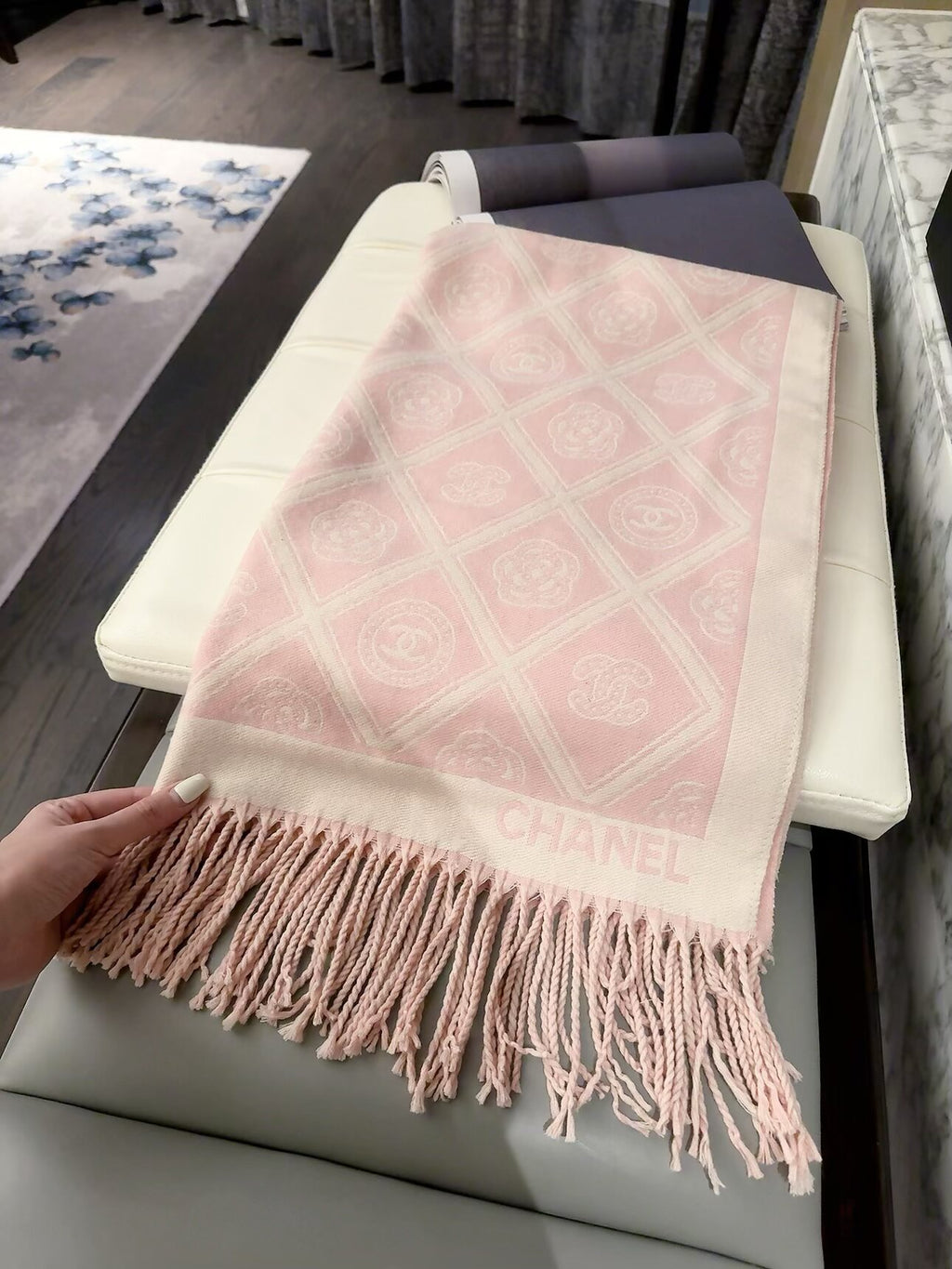 Stylish CC-Letter Scarf