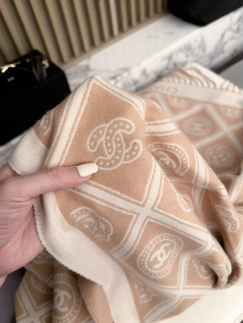 Stylish CC-Letter Scarf