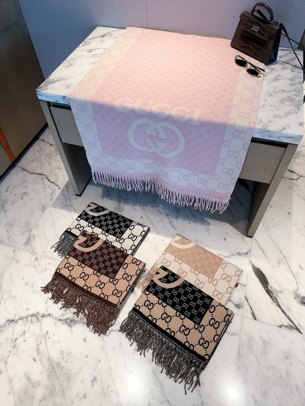 Stylish GG-Logo Scarf