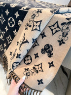 Stylish Four-Leaf Clover &amp; Letter Scarf