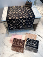 Stylish Four-Leaf Clover &amp; Letter Scarf