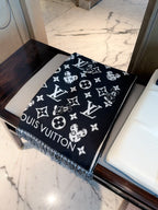 Stylish Four-Leaf Clover &amp; Letter Scarf