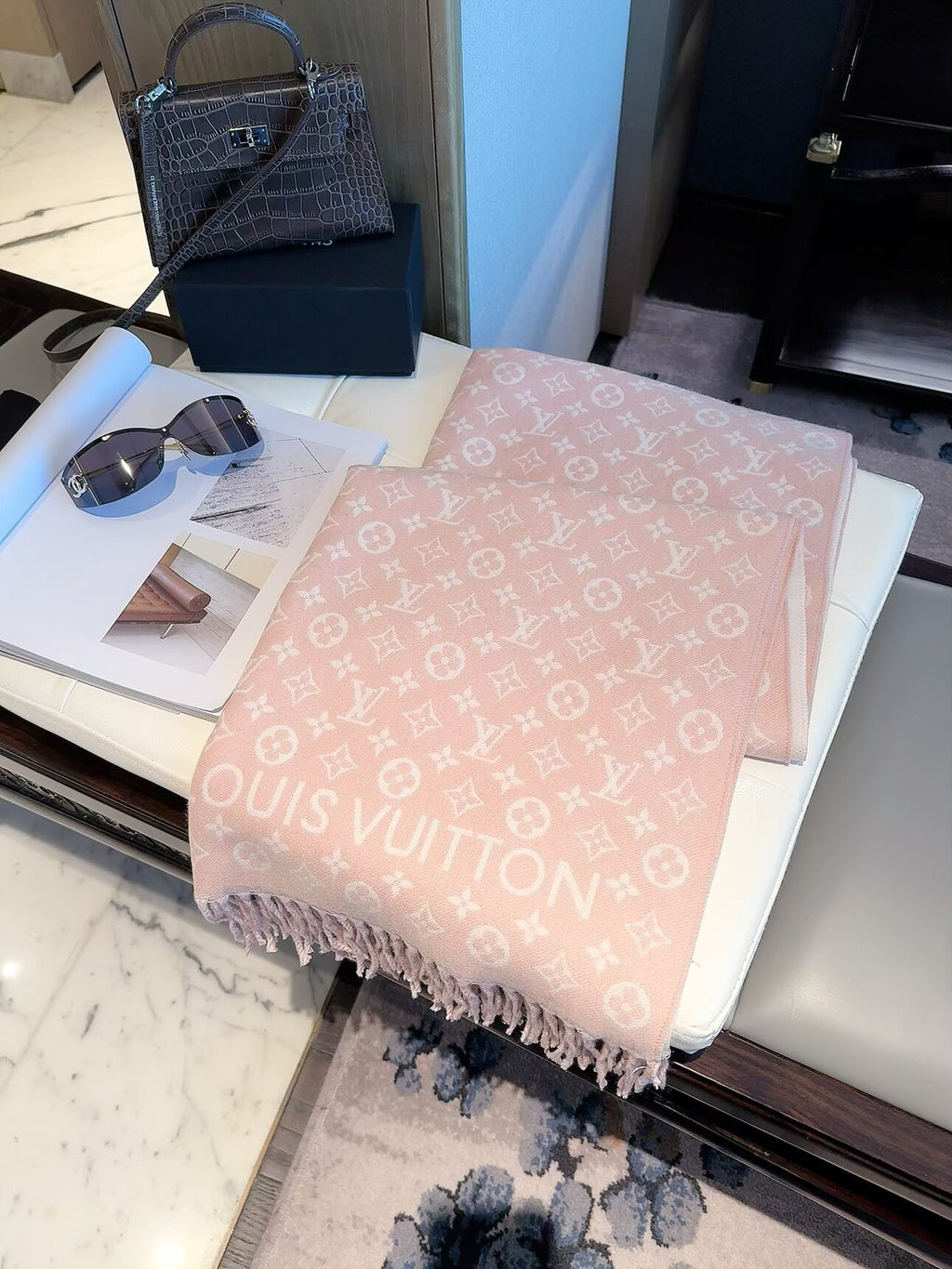 Stylish Four-Leaf Clover &amp; Letter Scarf