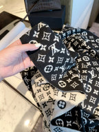 Stylish Four-Leaf Clover &amp; Letter Scarf