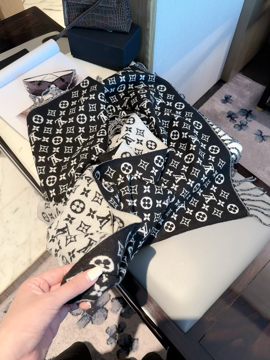 Stylish Four-Leaf Clover &amp; Letter Scarf