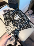 Stylish Four-Leaf Clover &amp; Letter Scarf