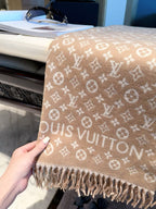 Stylish Four-Leaf Clover &amp; Letter Scarf