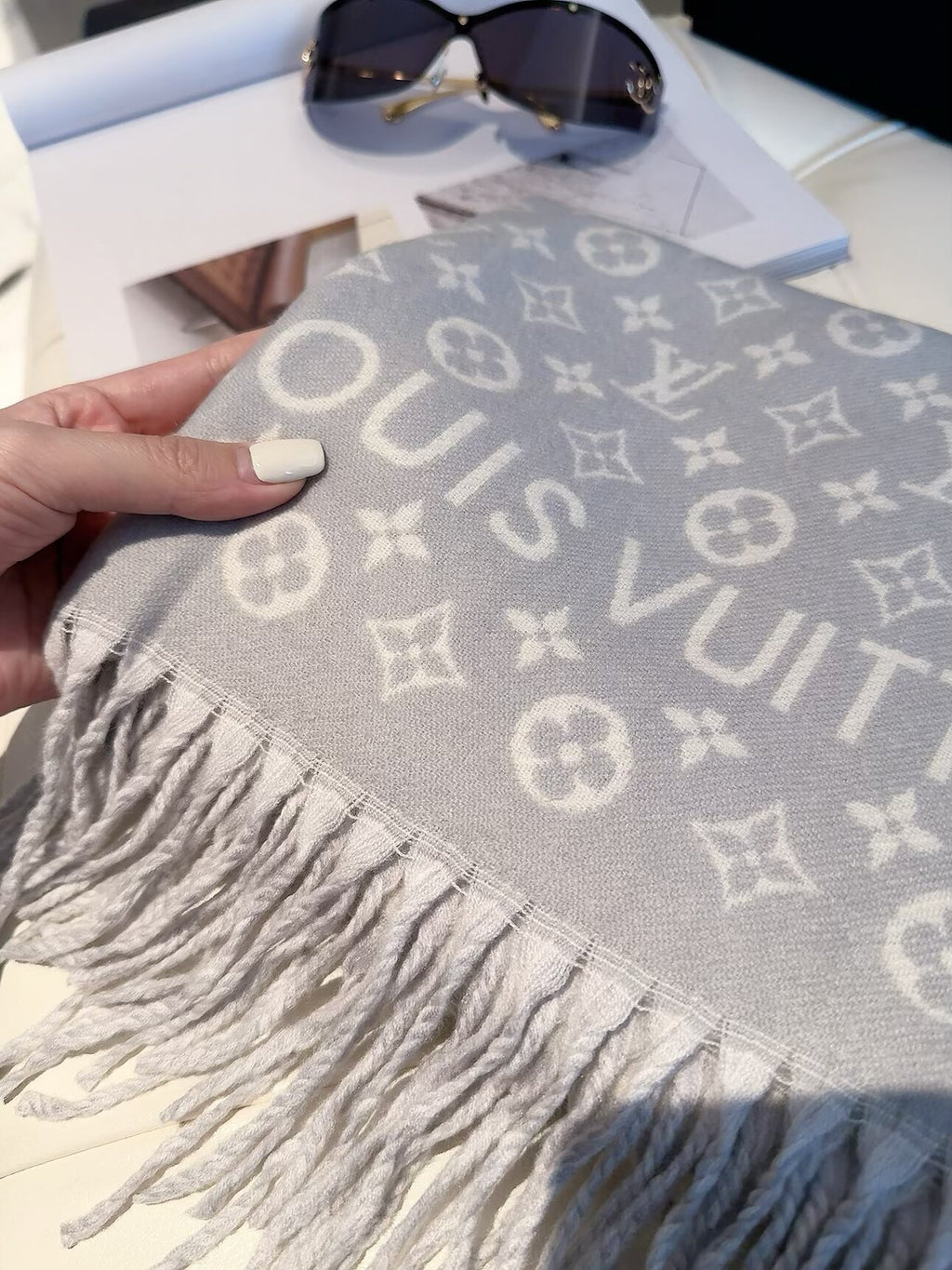 Stylish Four-Leaf Clover &amp; Letter Scarf
