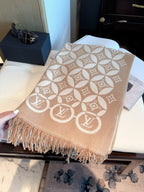 Stylish Four-Leaf Clover &amp; Letter Scarf