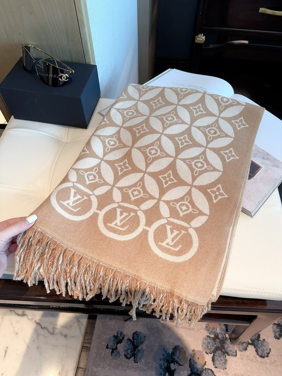 Stylish Four-Leaf Clover &amp; Letter Scarf