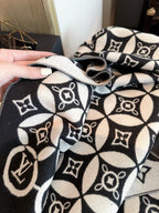 Stylish Four-Leaf Clover &amp; Letter Scarf