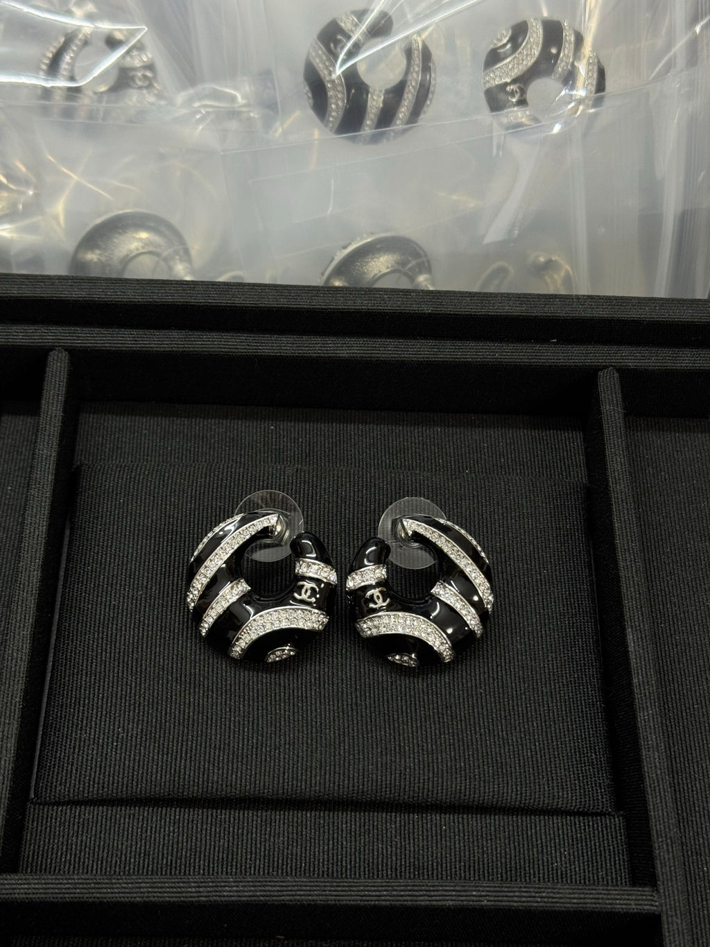Stylish Black &amp; White Zebra-Print Rhinestone Hoop Earrings