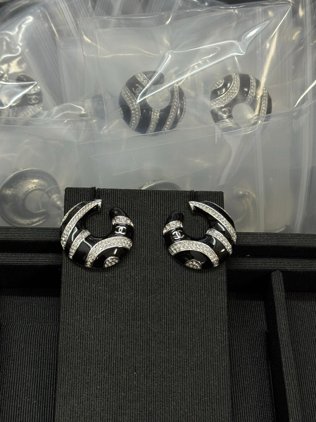 Stylish Black &amp; White Zebra-Print Rhinestone Hoop Earrings