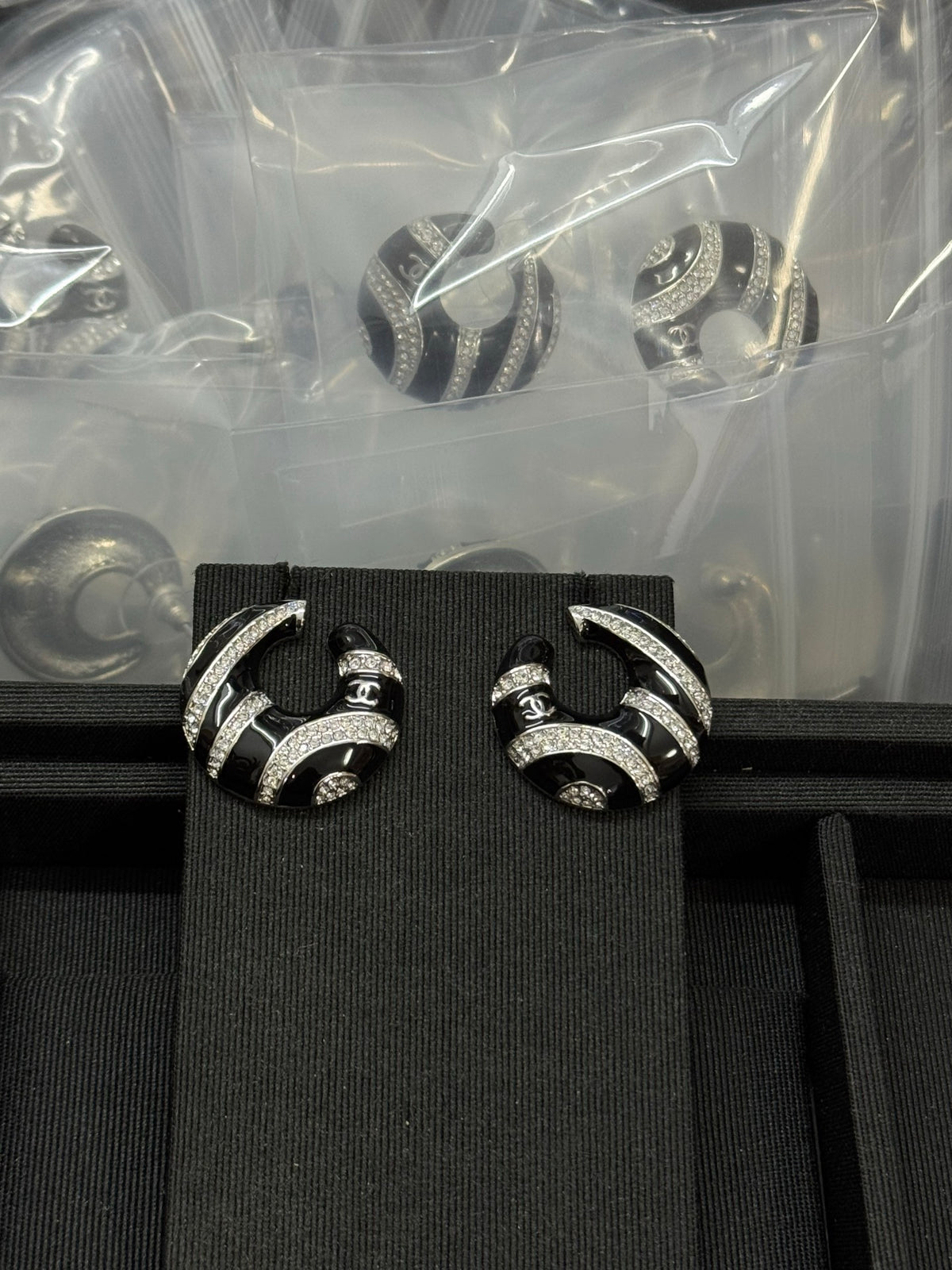Stylish Black &amp; White Zebra-Print Rhinestone Hoop Earrings