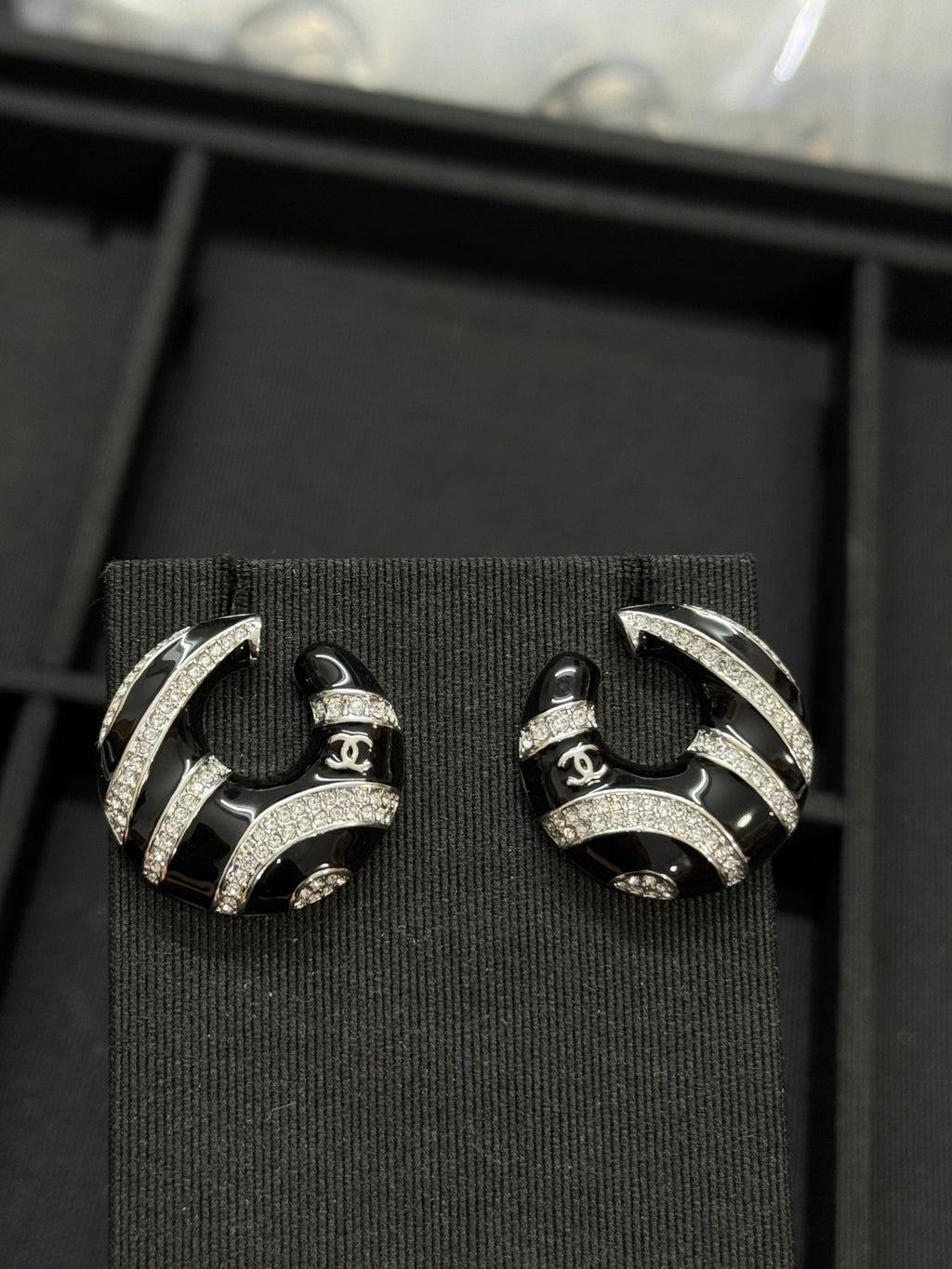 Stylish Black &amp; White Zebra-Print Rhinestone Hoop Earrings