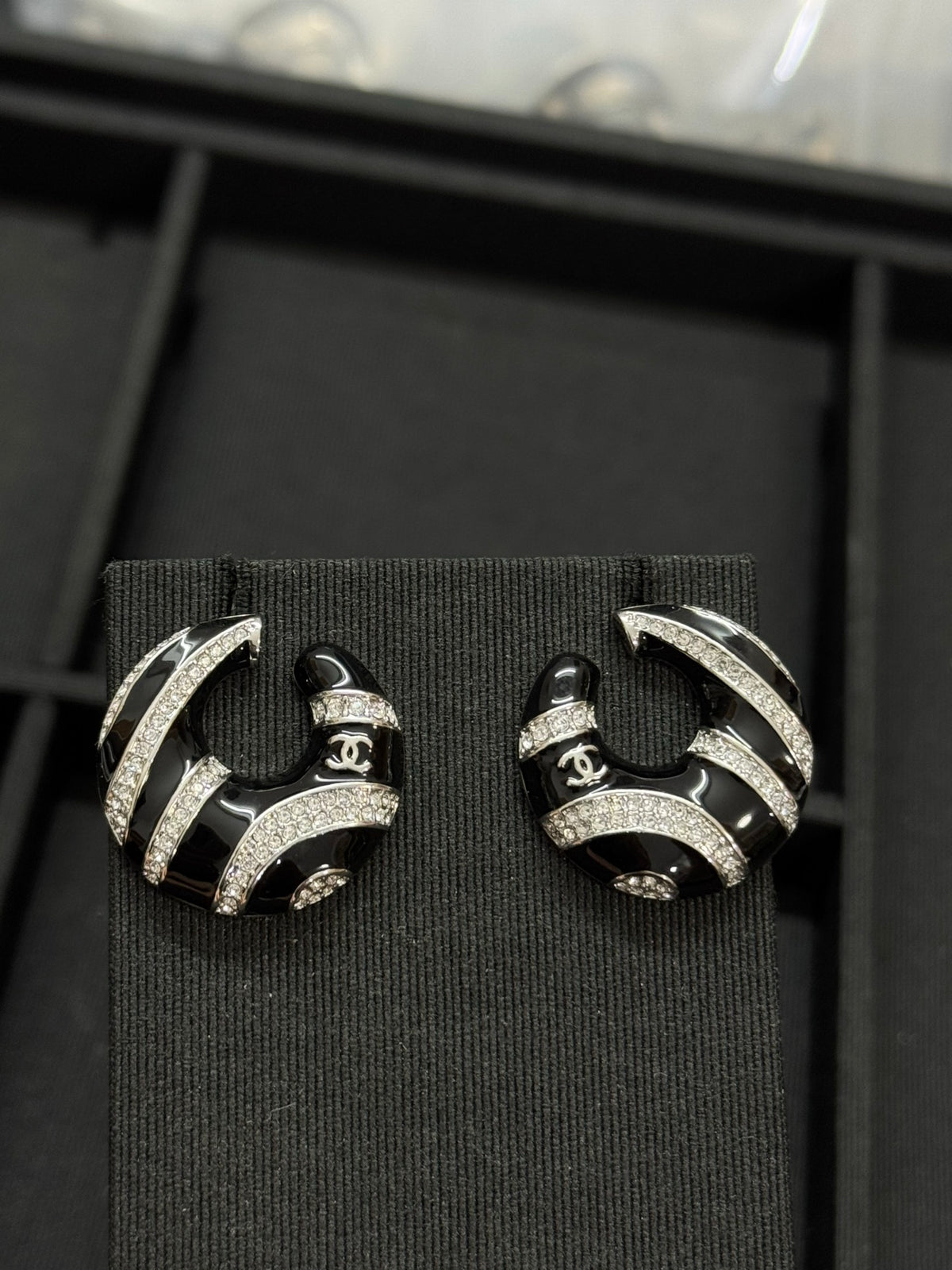Stylish Black &amp; White Zebra-Print Rhinestone Hoop Earrings