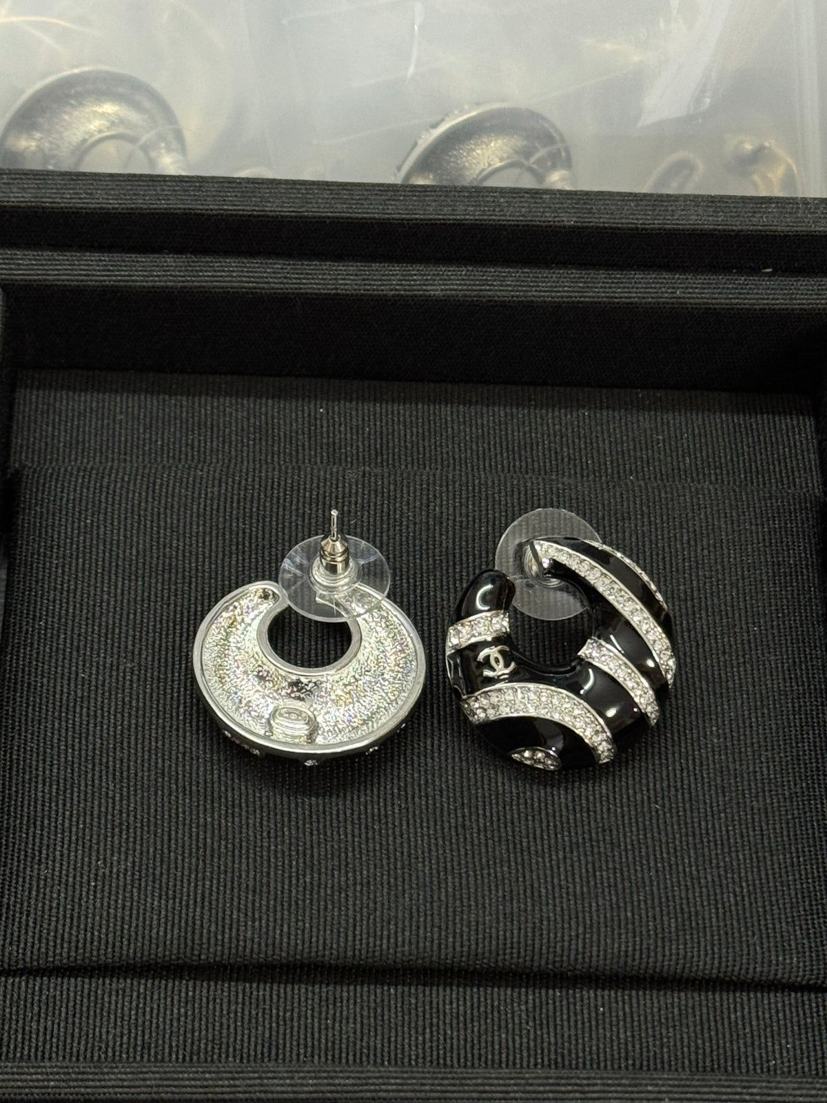 Stylish Black &amp; White Zebra-Print Rhinestone Hoop Earrings