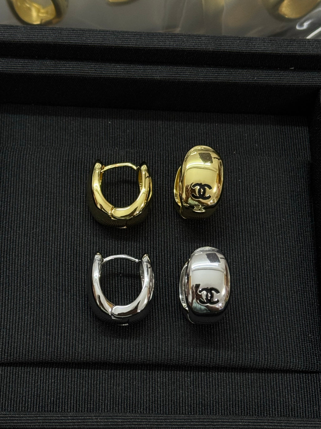 Classic CC Oval Clip-on Earrings