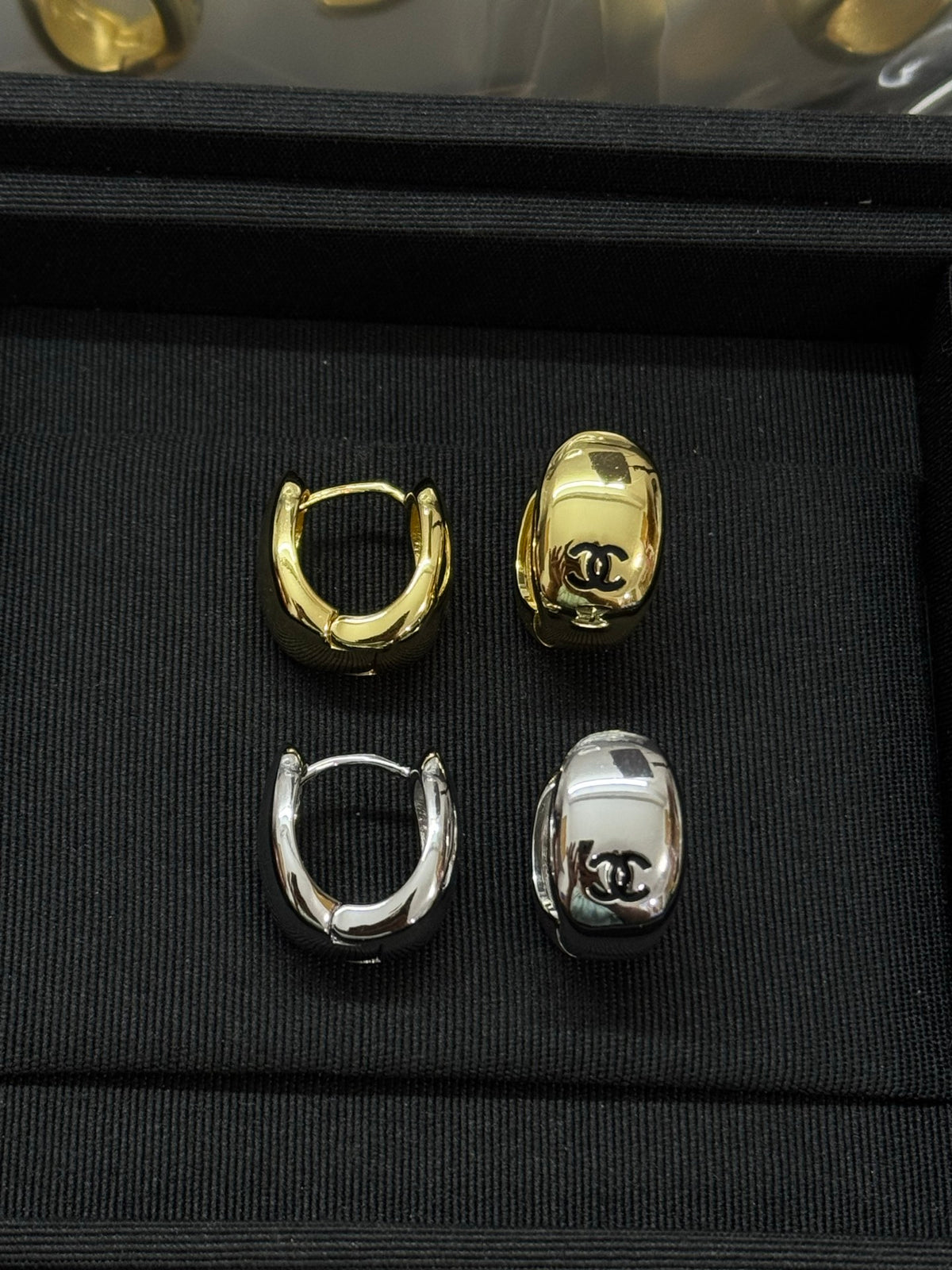 Classic CC Oval Clip-on Earrings