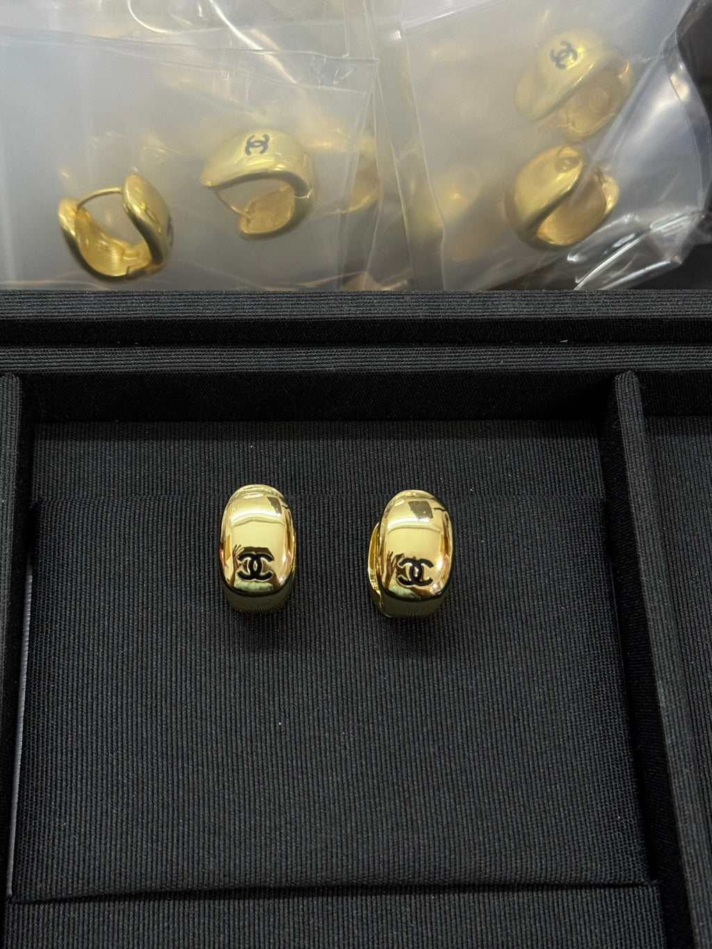 Classic CC Oval Clip-on Earrings