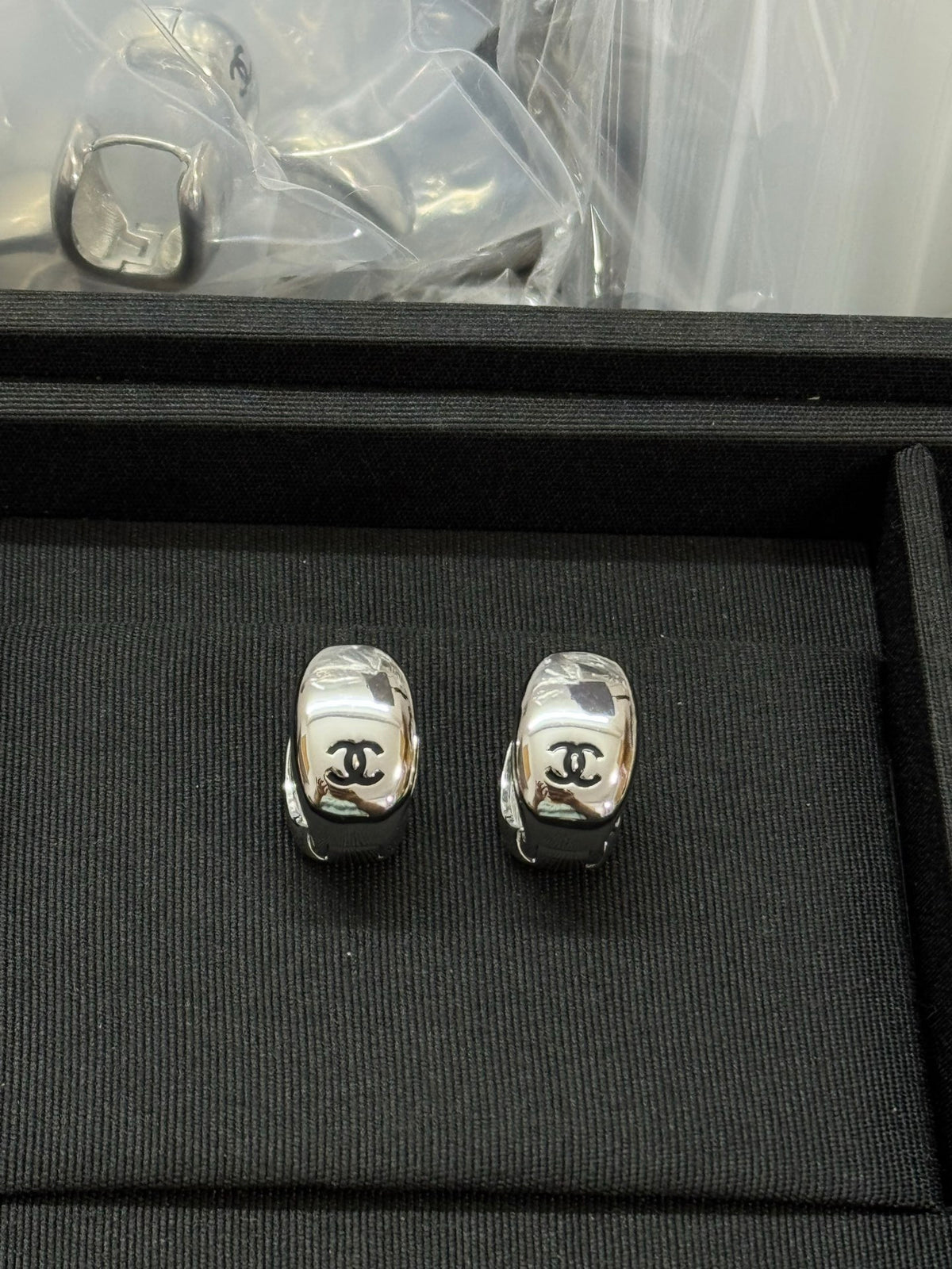 Classic CC Oval Clip-on Earrings