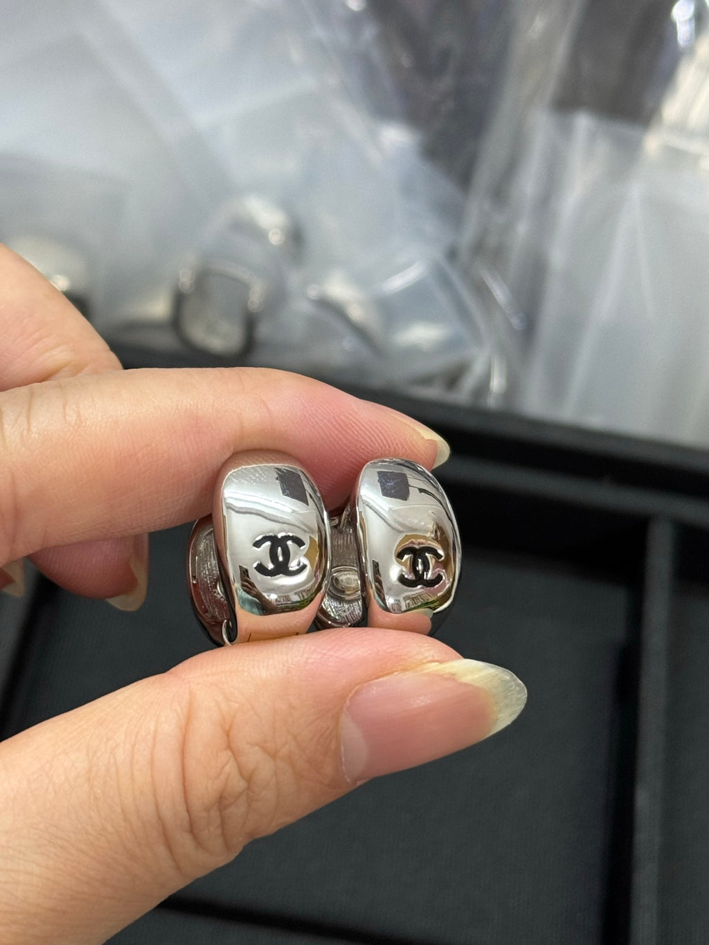 Classic CC Oval Clip-on Earrings