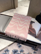 Stylish CC Wave-Pattern Scarf