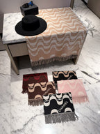 Stylish CC Wave-Pattern Scarf