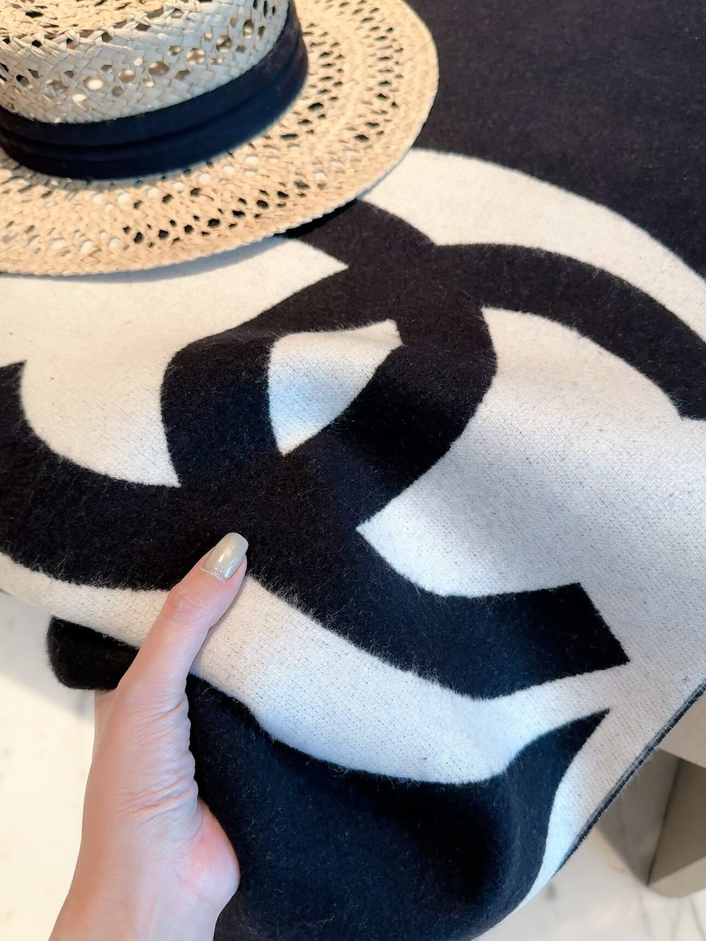 Stylish CC Jacquard Scarf