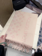 Stylish Two-Tone Four-Leaf Clover Scarf