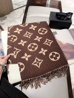 Stylish Four-Leaf Clover and Letter Pattern Scarf