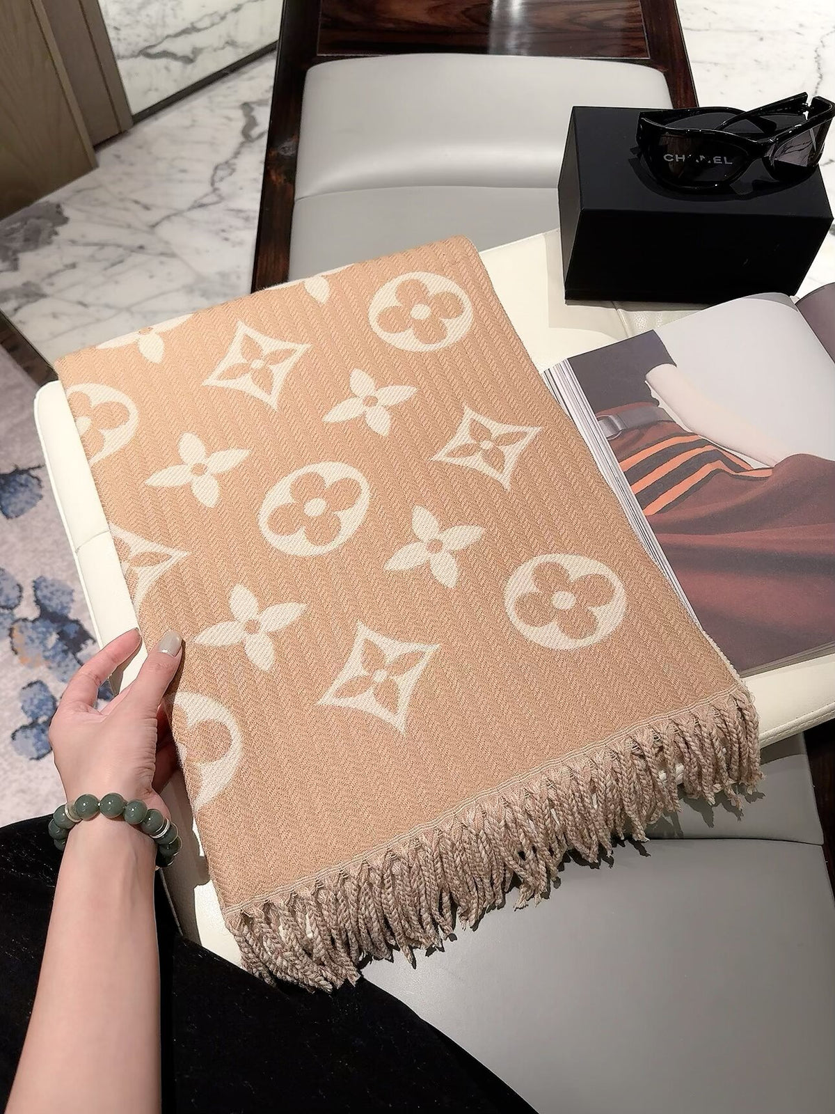 Stylish Four-Leaf Clover and Letter Pattern Scarf
