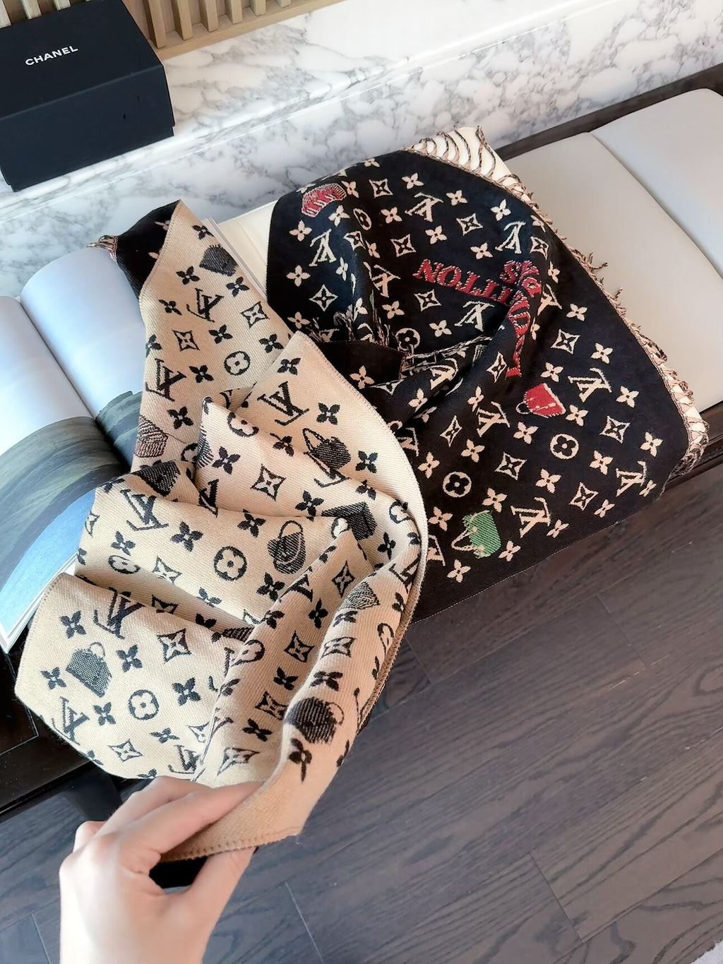 Stylish Four-Leaf Clover and Letter Pattern Scarf