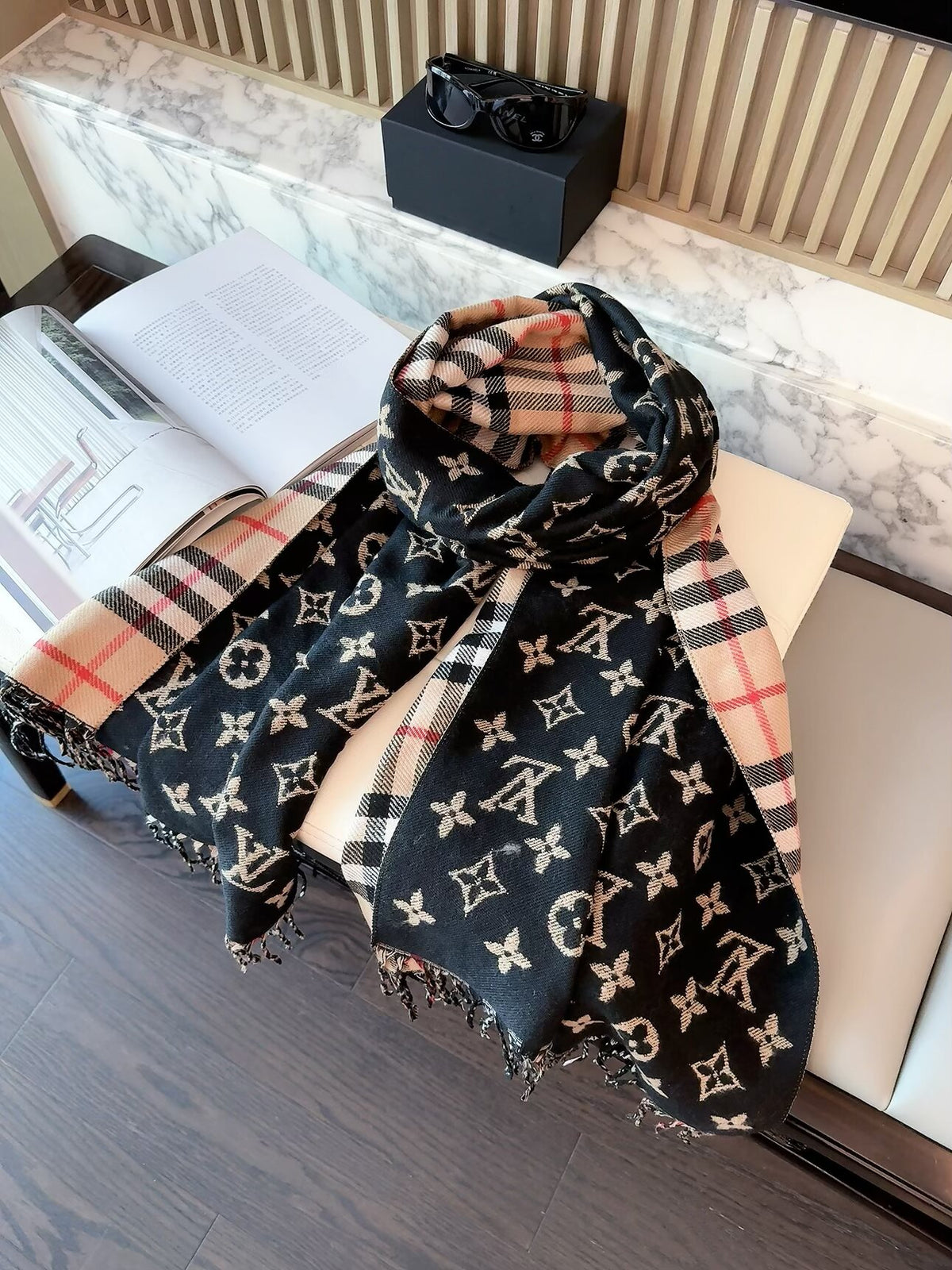 Stylish Four-Leaf Clover and Letter Pattern Scarf