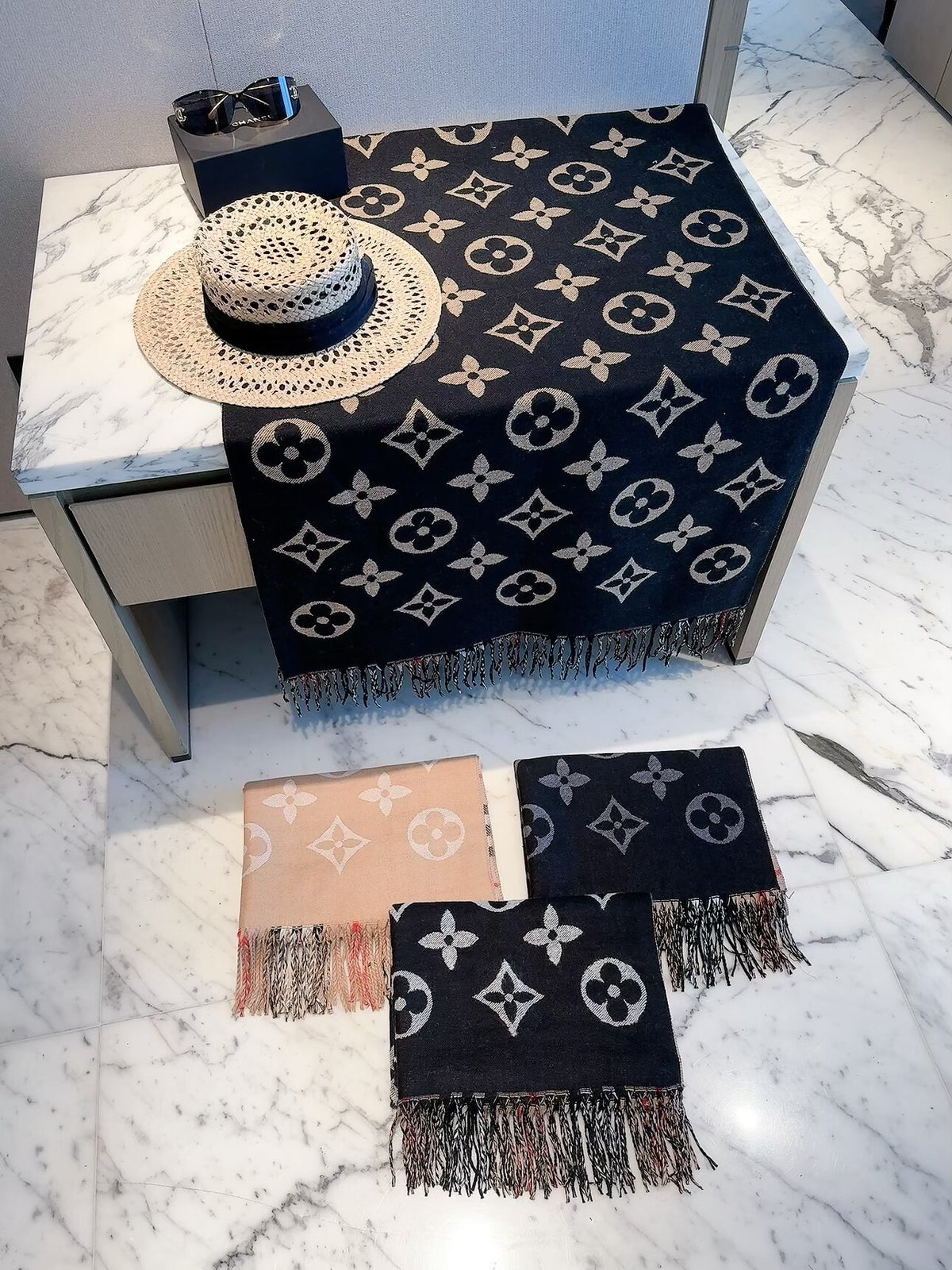 Stylish Four-Leaf Clover and Letter Pattern Scarf