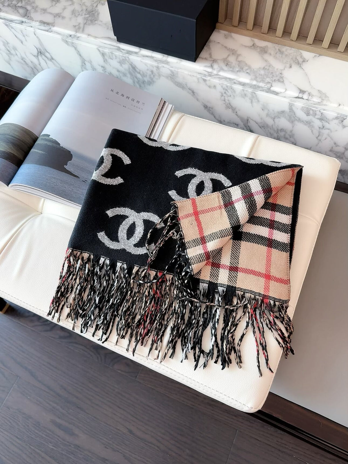 Stylish CC Letter Pattern Scarf