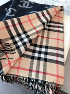 Stylish CC Letter Pattern Scarf
