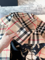 Stylish CC Letter Pattern Scarf