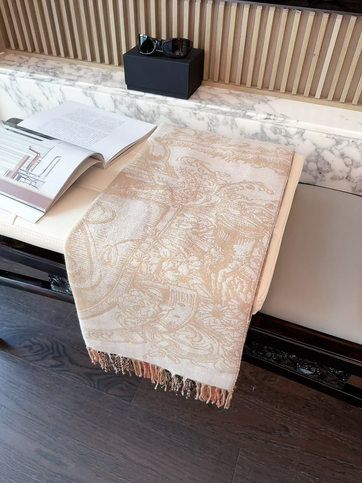 Stylish BUR Letter-Pattern Scarf