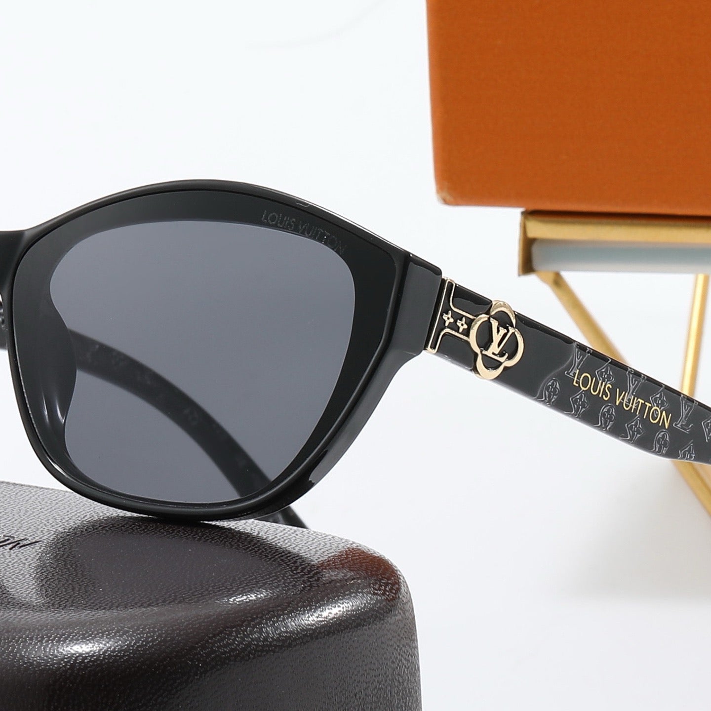 4-color fashionable four-leaf clover letter sunglasses