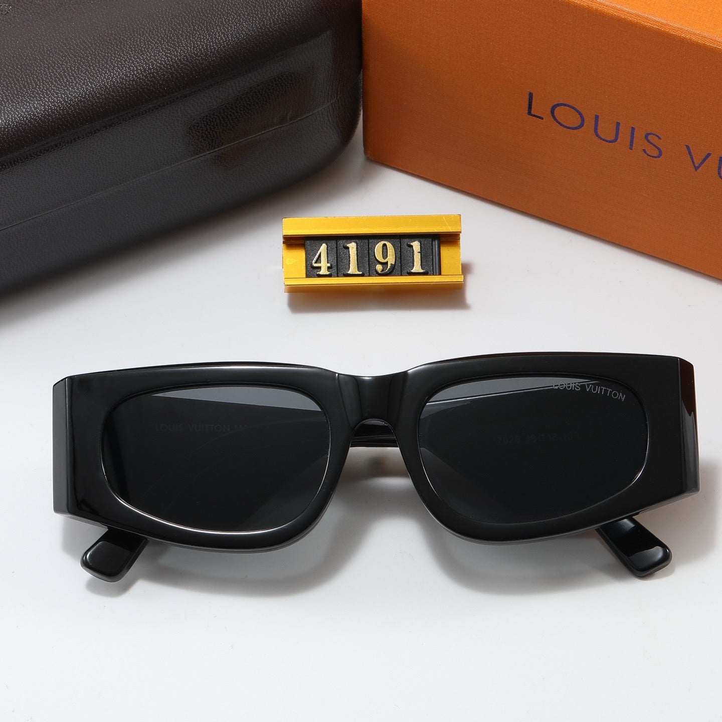 4-color fashion four-leaf clover letter sunglasses