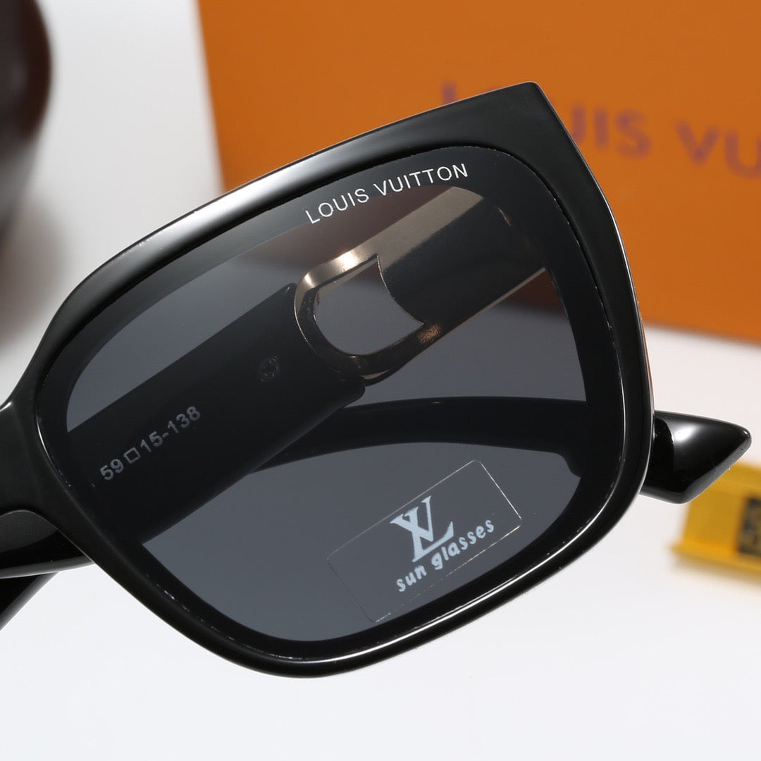 8-color fashionable four-leaf clover letter sunglasses