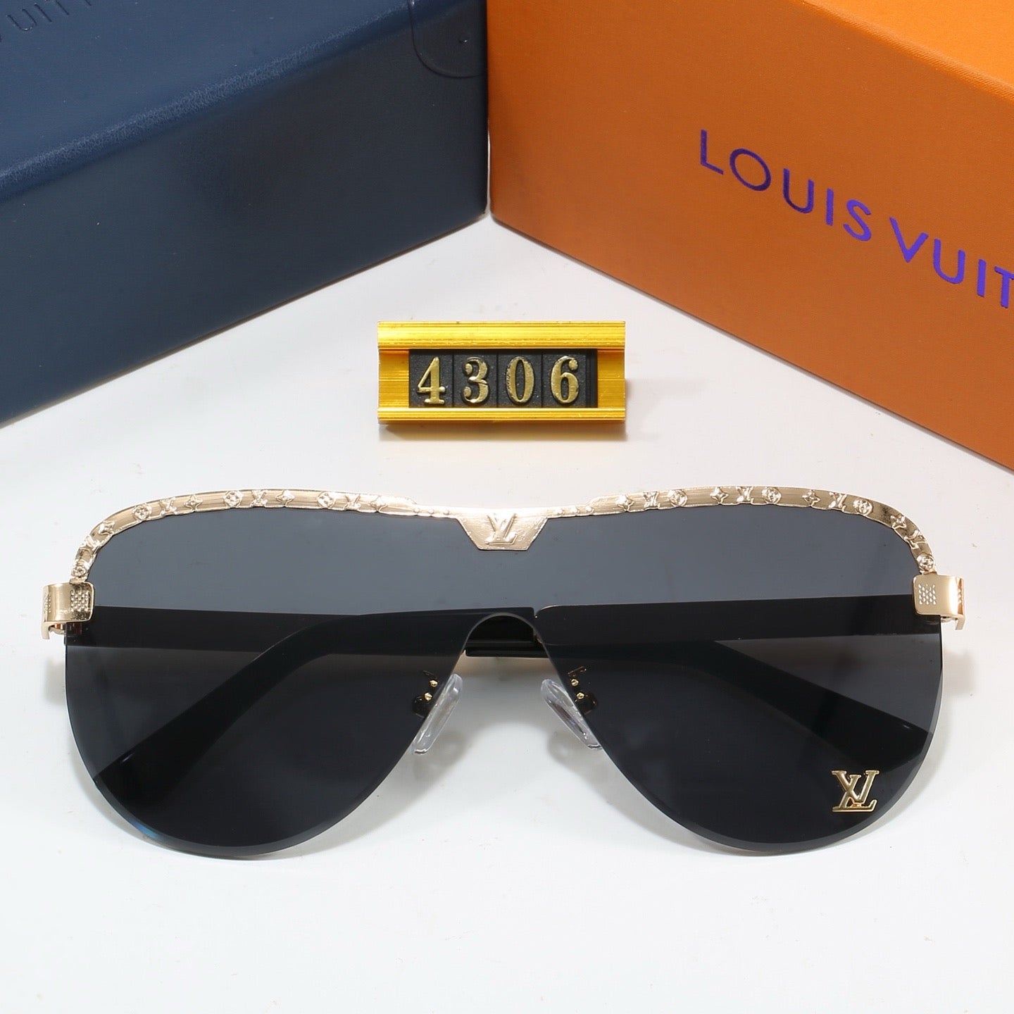 5-Color Fashionable Four-Leaf Clover Sunglasses