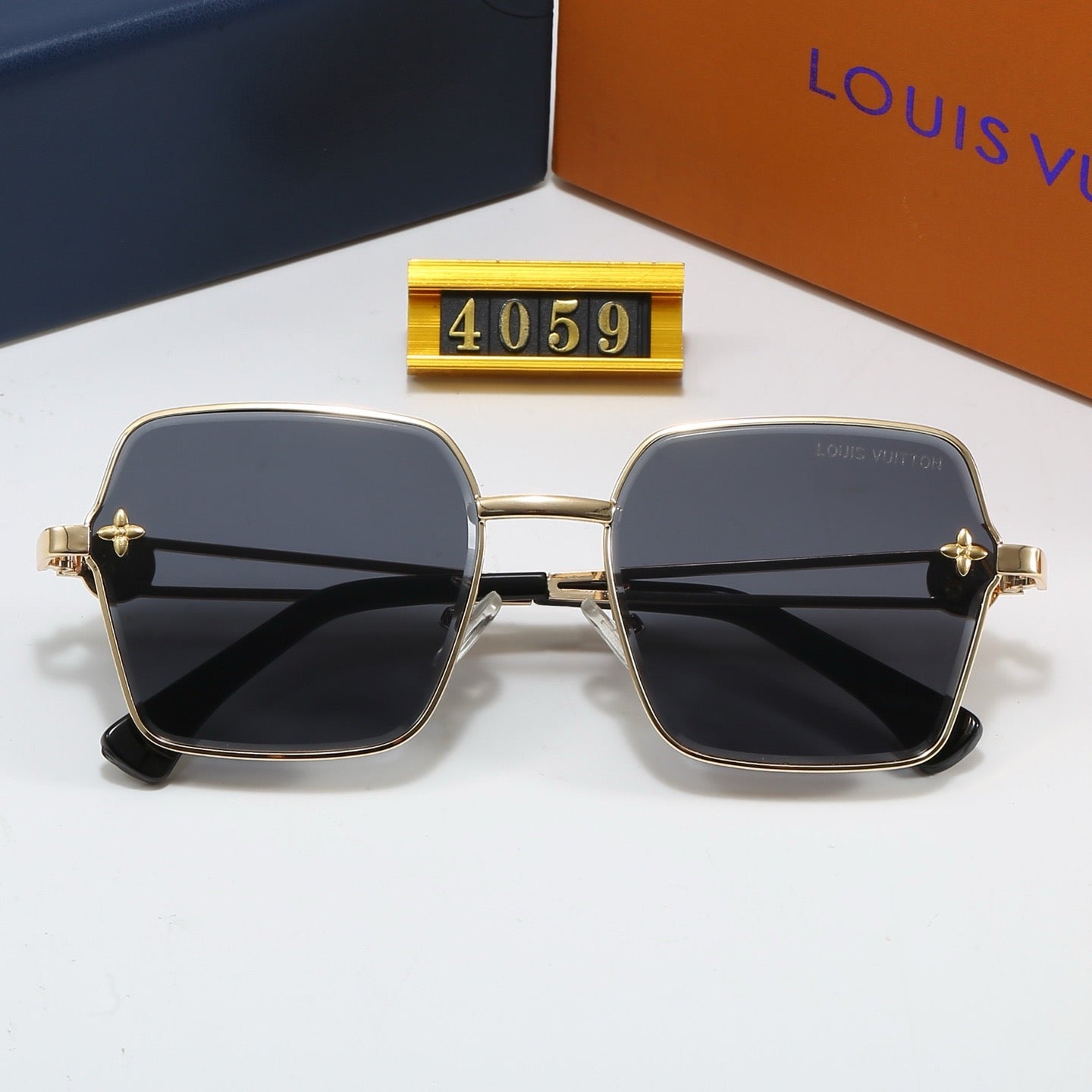 5-Color Fashionable Four-Leaf Clover Sunglasses