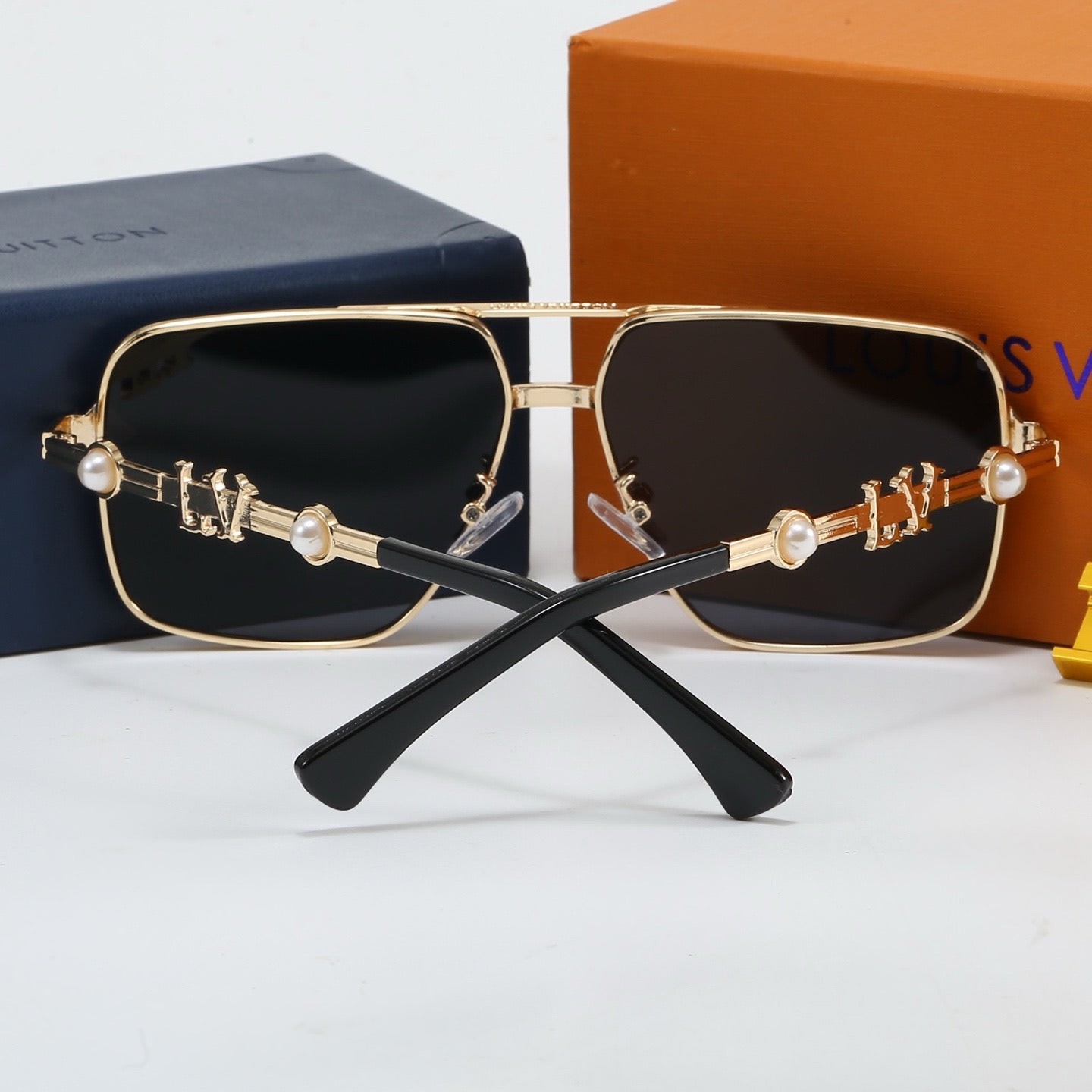 5-Color Fashionable Four-Leaf Clover Sunglasses