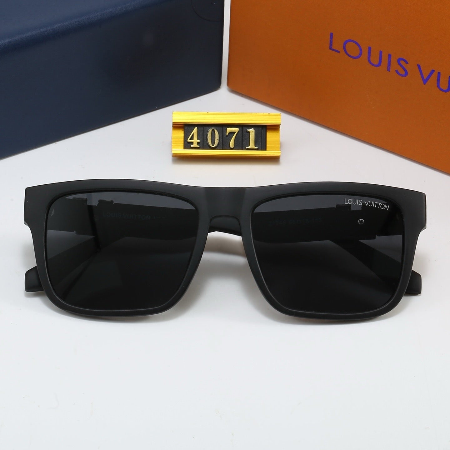 4-Color Fashionable Four-Leaf Clover Sunglasses