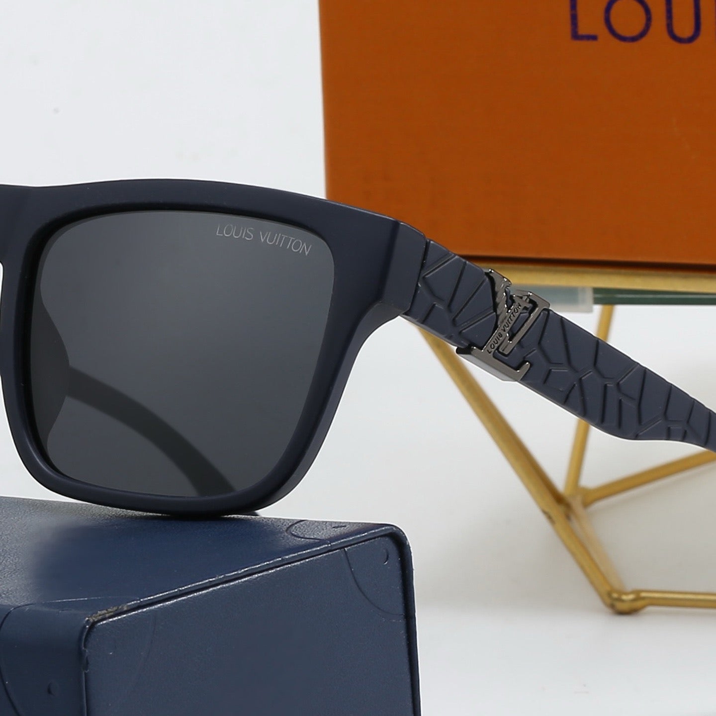 4-Color Fashionable Four-Leaf Clover Sunglasses