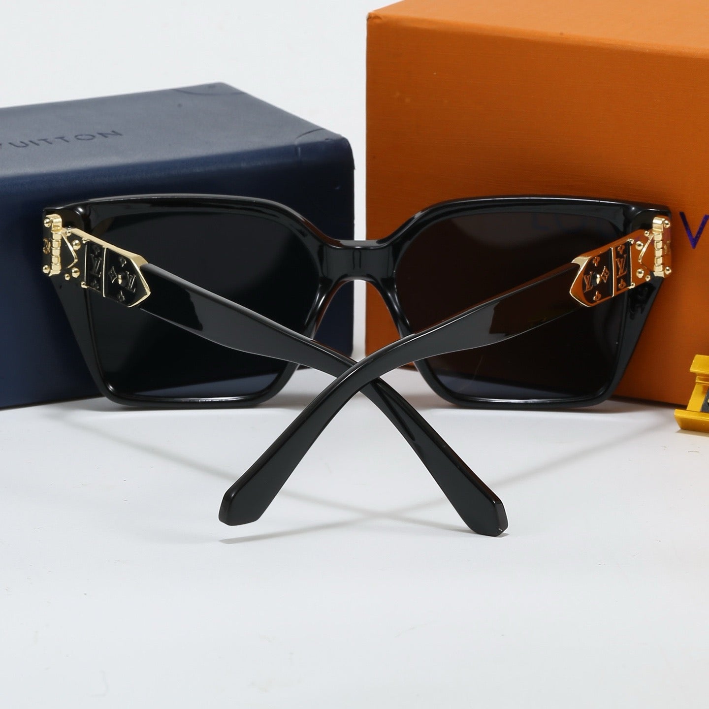 5-Color Fashionable Four-Leaf Clover Sunglasses